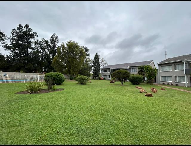 2 BEDROOM FLAT TO LET IN THREE RIVERS